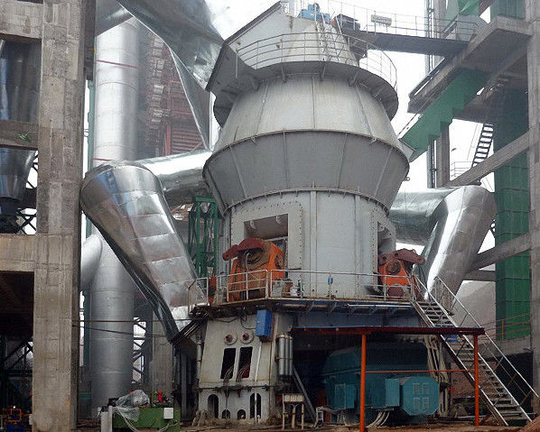 Consommation verticale de puissance faible de moulin de charbon de rouleau de 110 t/h pour le meulage de charbon